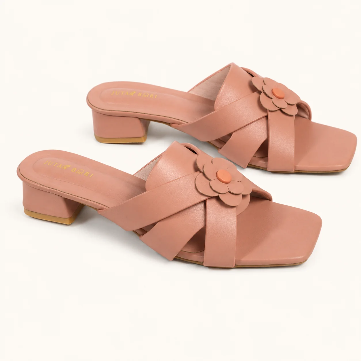 HEEL SLIDES WITH FLOWER DETAIL
