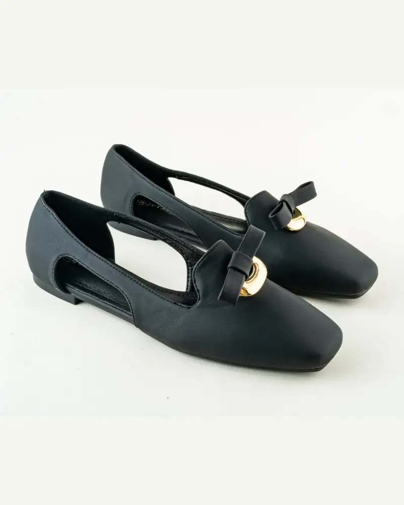 kb Flat with Gold Buckle & Bow - Image 1